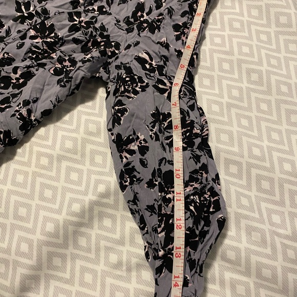 Banana republic blouse Size 10 (but fits smaller) - Picture 5 of 7